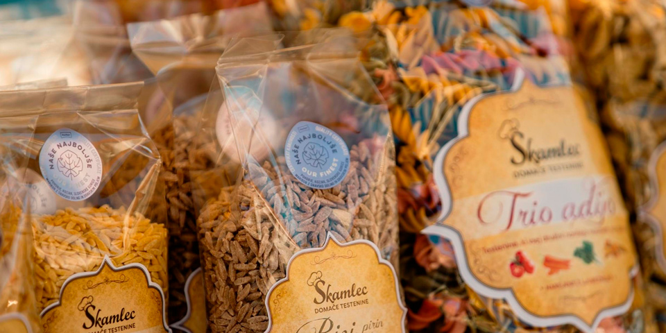 Tržnica slovenskih dobrot in malica na prostem Tržnica slovenskih dobrot in malica na prostem
