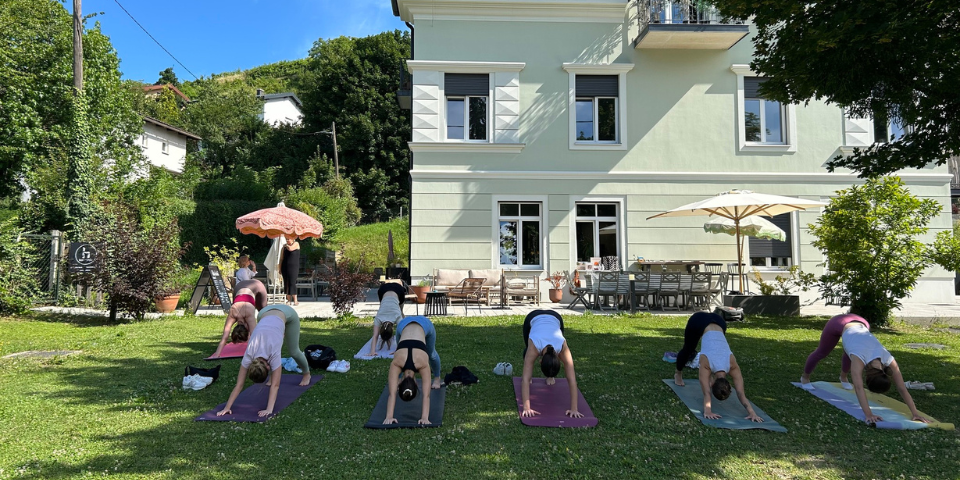 Slow Saturday: joga na travniku & seasonal sharing brunch @HKoncept