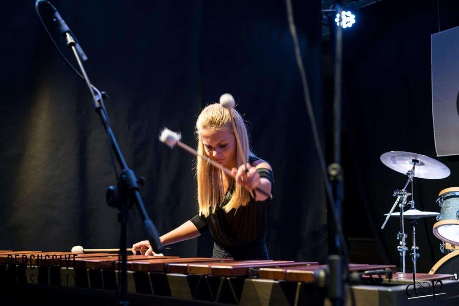 Nežka Prosenjak, marimba Nežka Prosenjak, marimba