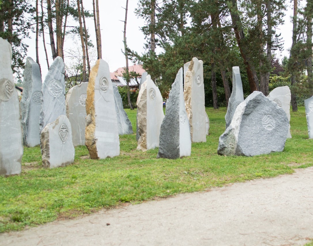 Kamni povedo svojo zgodovino v Mestnem parku Kamni povedo svojo zgodovino v Mestnem parku