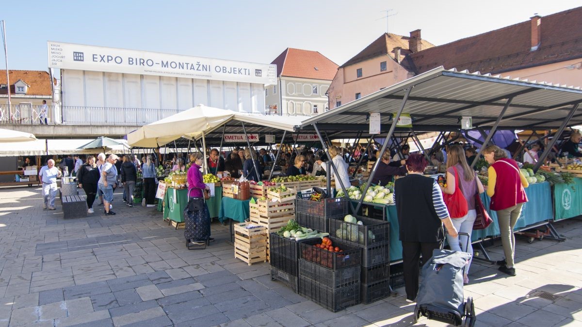 Martinova tržnica dobrot na Osrednji mariborski tržnici Martinova tržnica dobrot na Osrednji mariborski tržnici
