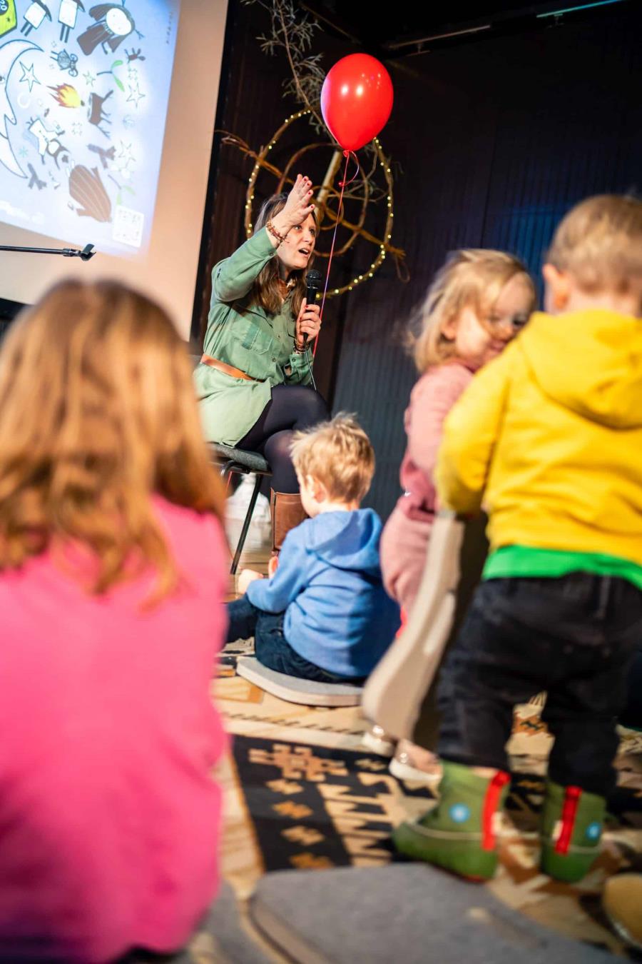 Vilinski pravljici: Na hribu je praprot in Povabilo Vilinski pravljici: Na hribu je praprot in Povabilo