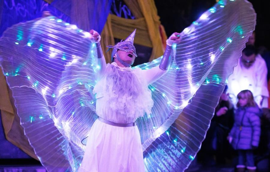 Vilinska Nova vas: Svetlobna poezija