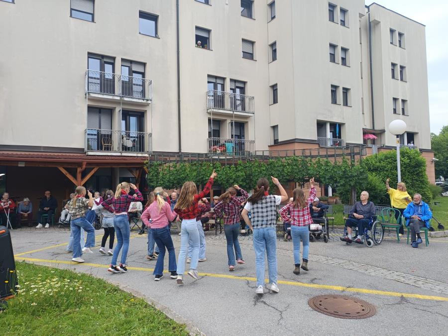 Vilinska Nova vas: Vilinski kavbojski ples