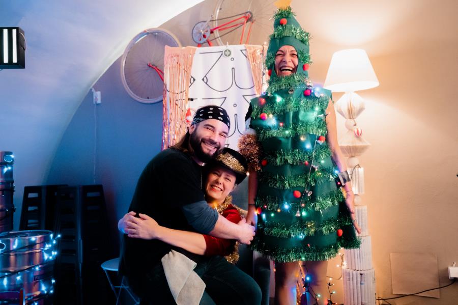 Ugly christmas sweater karaoke v Vetrinjcu