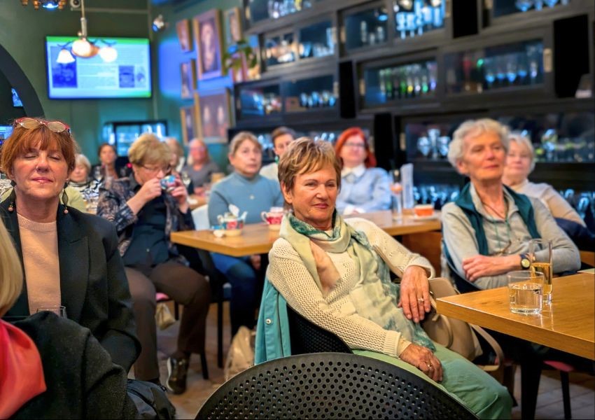 ODPRTI MIKROFON v Grajski kavarni