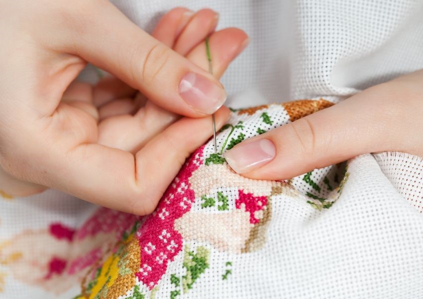 KREATIVNICA: VEZENJE KREATIVNICA: VEZENJE