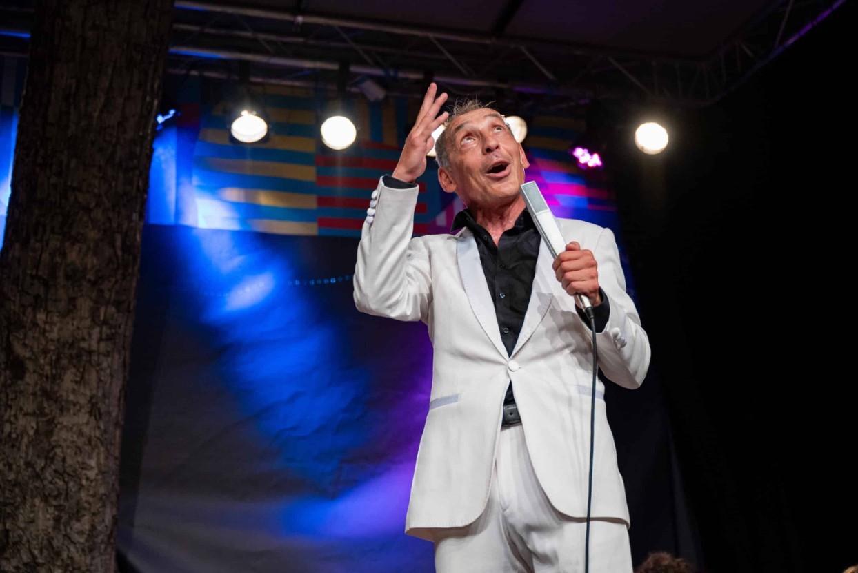 Tadej Toš: Analogno