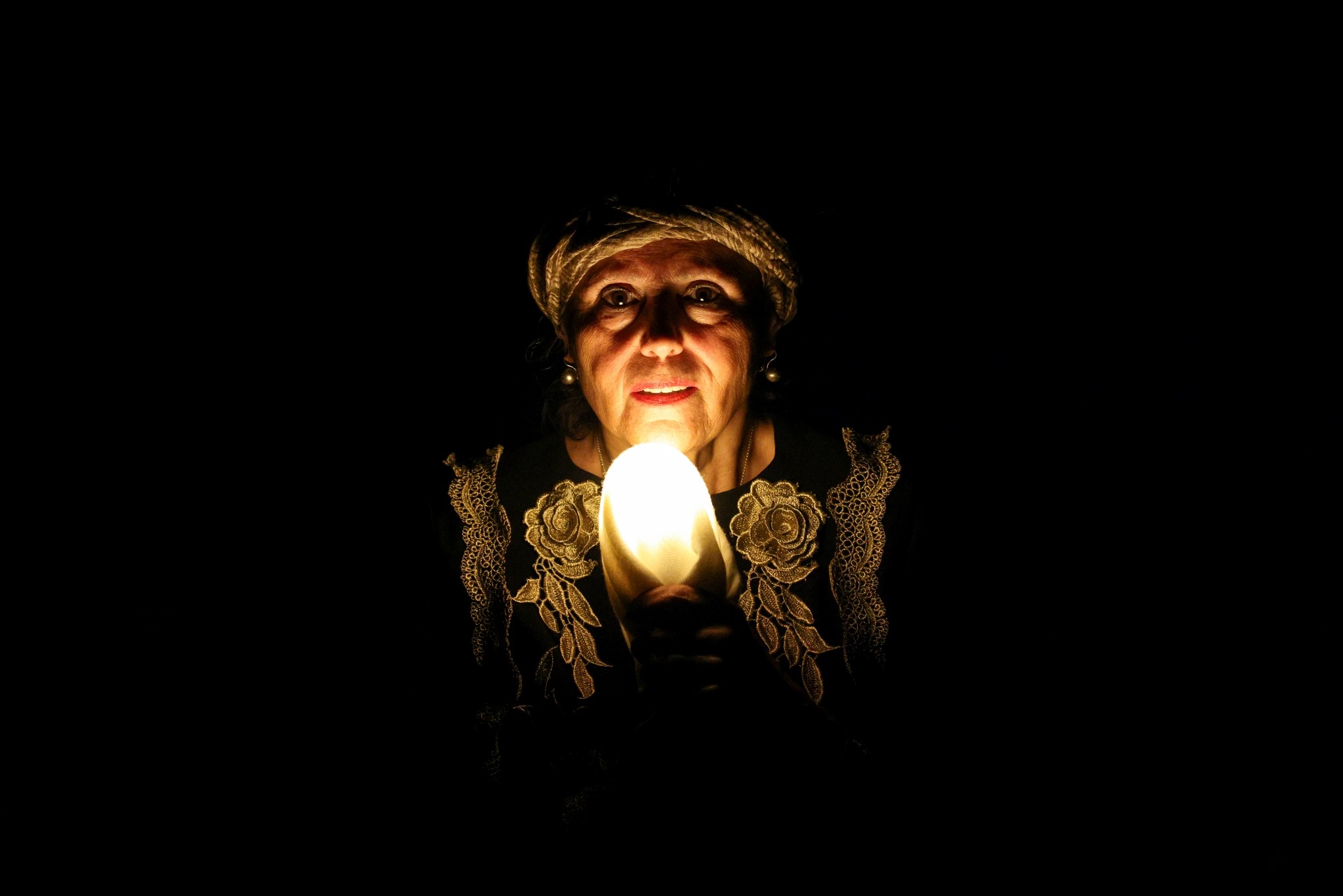 Izdelovalka mrtvaških prtov