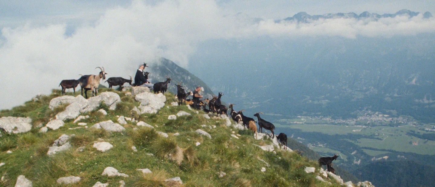Letni kino Minoriti: Drežniška koza in njeni ljudje & Na drugi strani plinovoda Letni kino Minoriti: Drežniška koza in njeni ljudje & Na drugi strani plinovoda