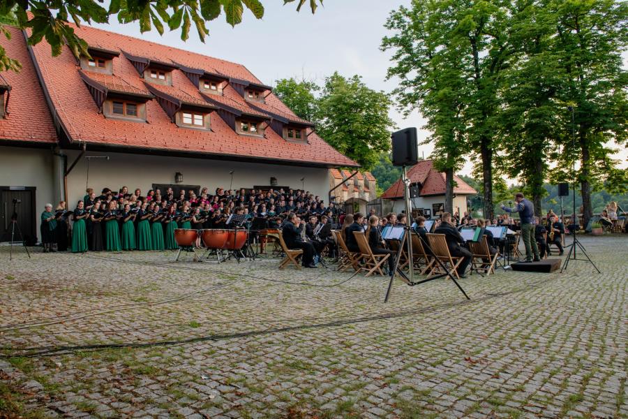 Communio Cantus & občestvo v pesmi